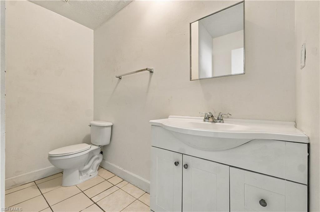 714 S Lopez St Property Photo 19
