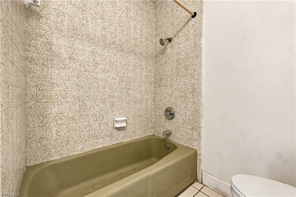 714 S Lopez St Property Photo 20