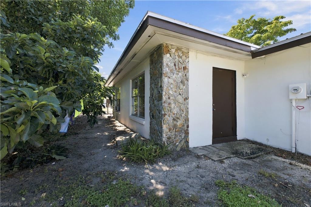 714 S Lopez St Property Photo 23
