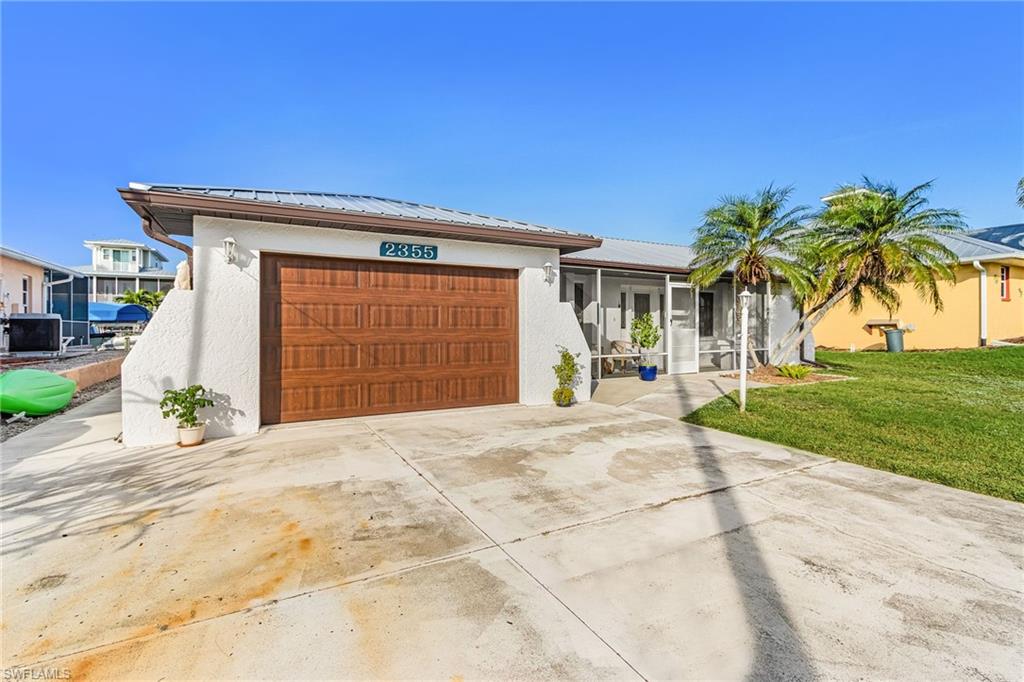 2355 Banana St Property Photo 2