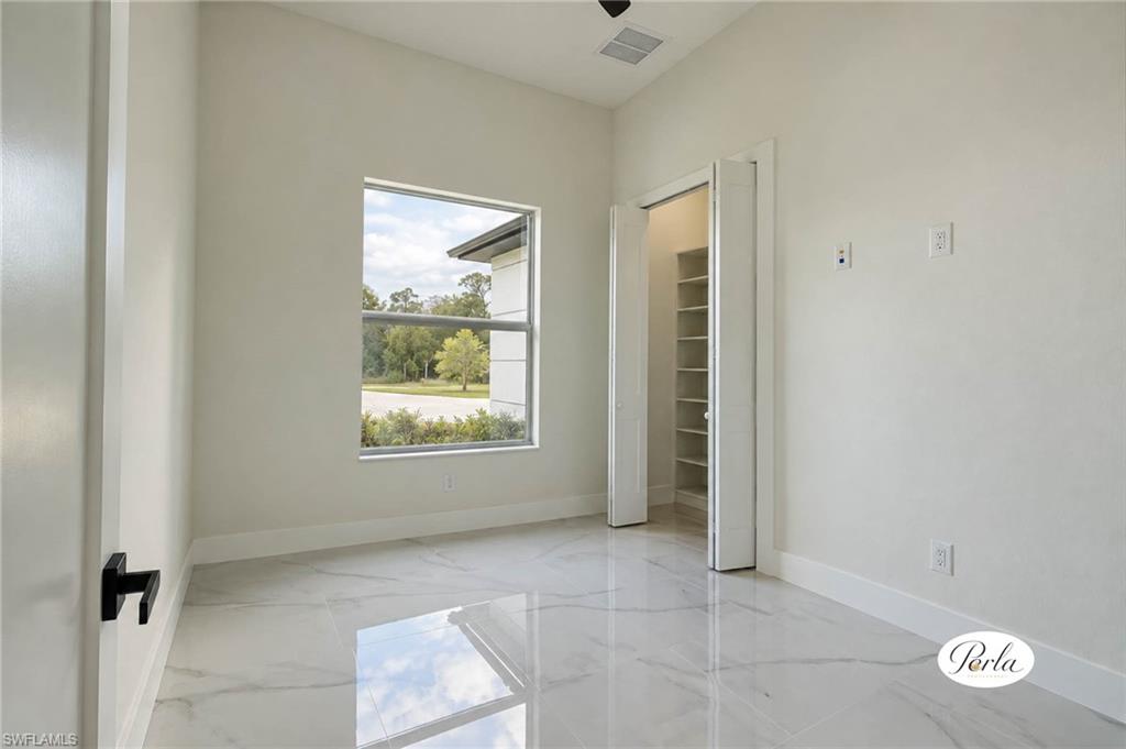27376 Notre Dame Blvd Property Photo 19