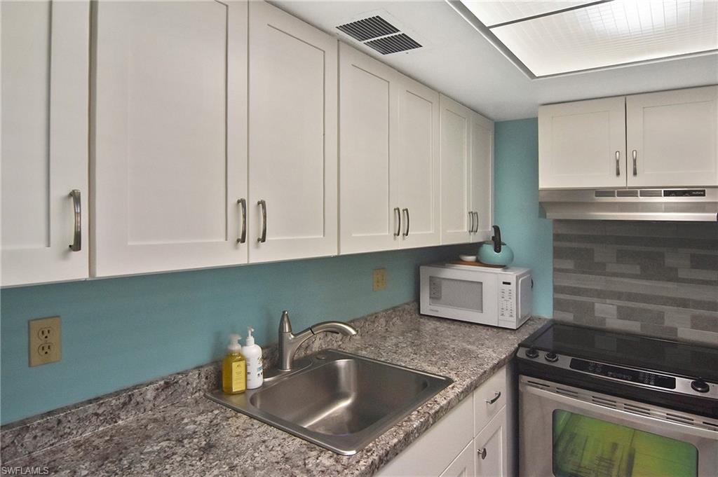 1408 Tropic Ter Property Photo 11