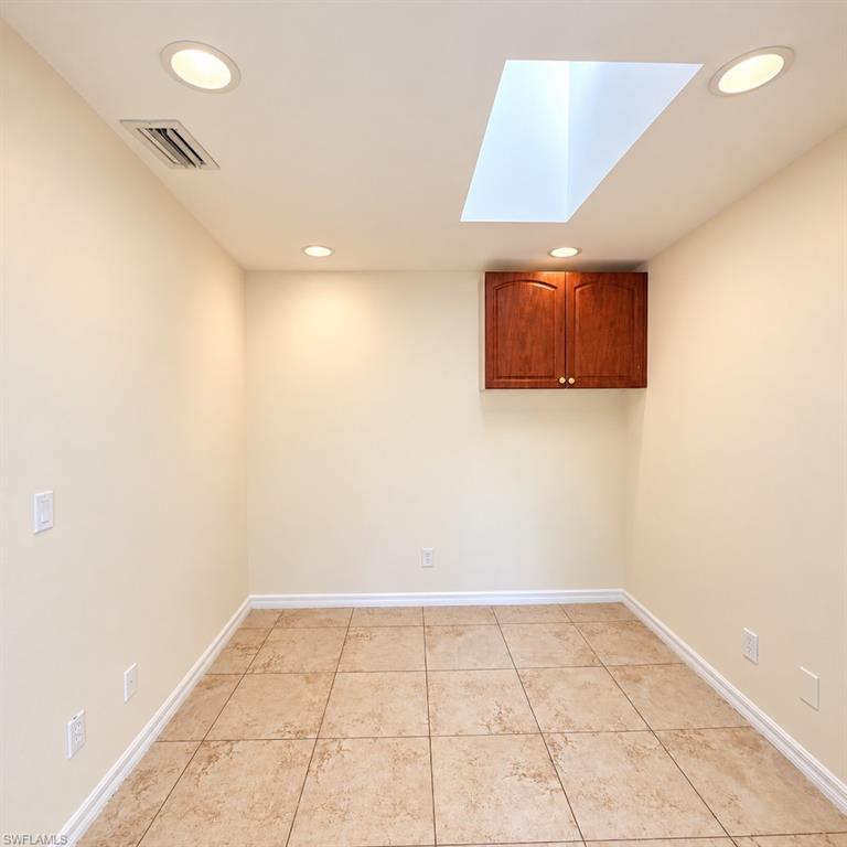 1214 Ne 8th Pl Property Photo 6