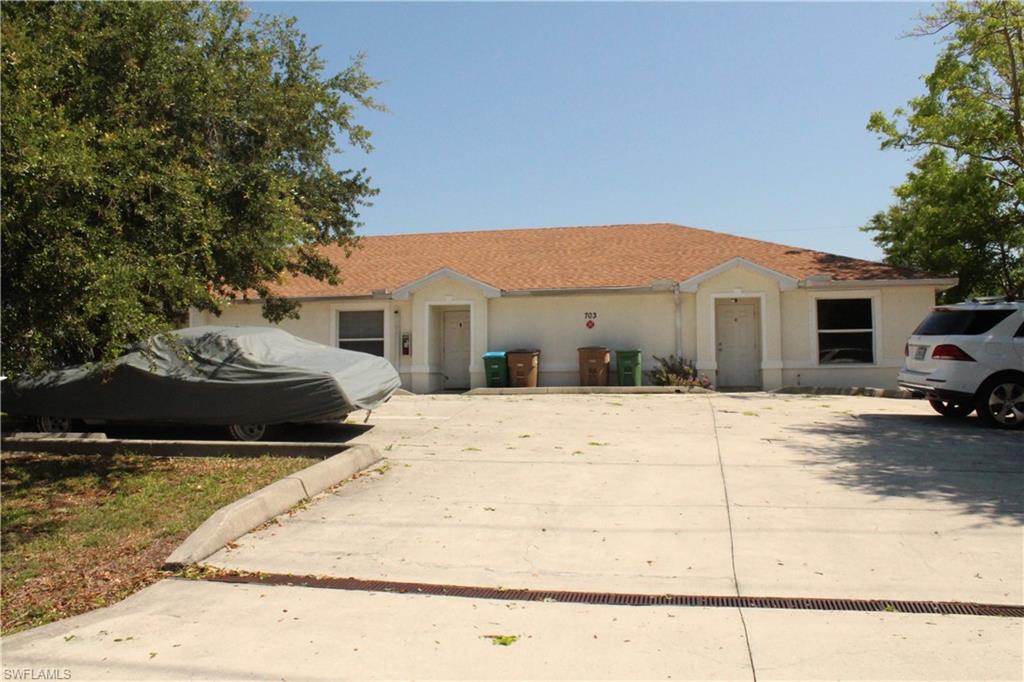 703 SE 8th TER B Property Photo 1