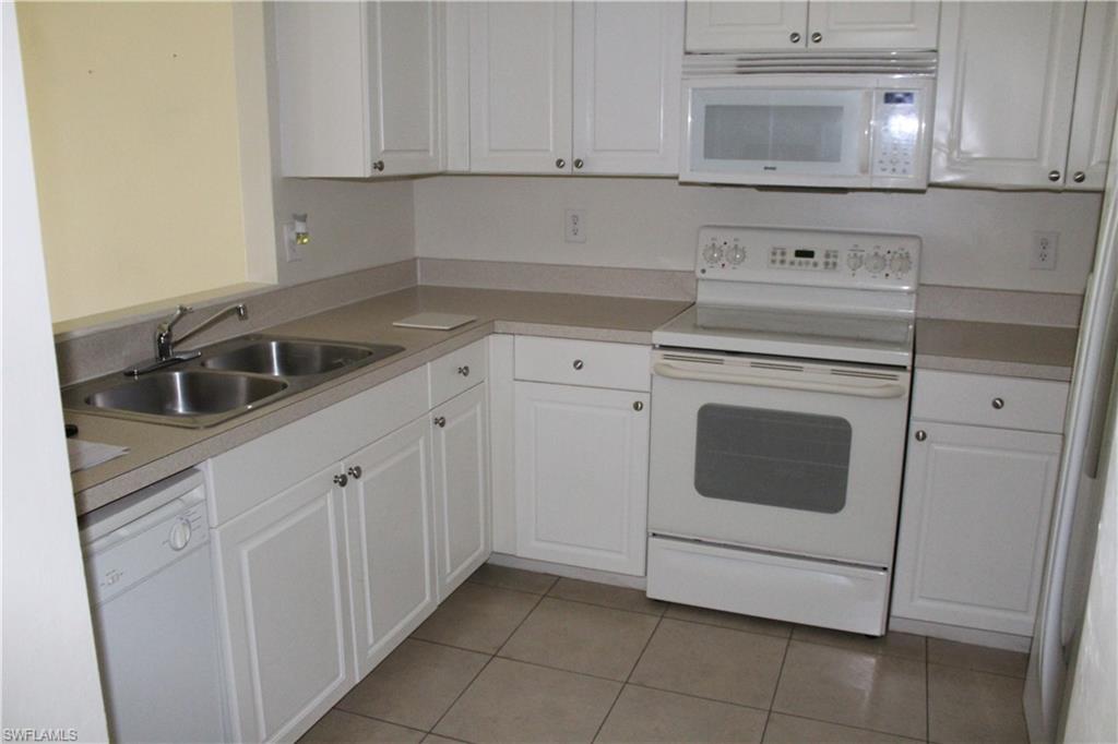 703 Se 8th Ter B Property Photo 3