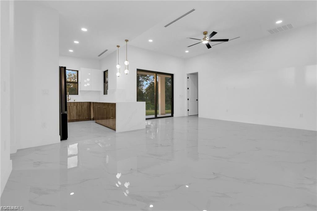 1601 Clark Ave Property Photo 11