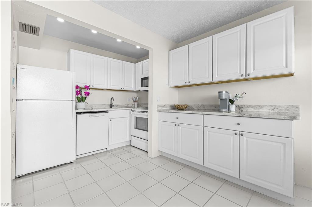 1250 Tennisplace Ct B32 Property Photo 12