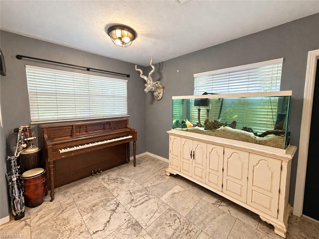 1447 Byron Rd Property Photo 25