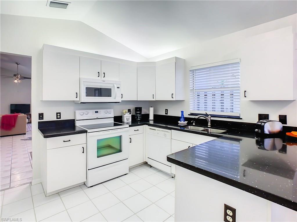 13641 Admiral Ct Property Photo 13