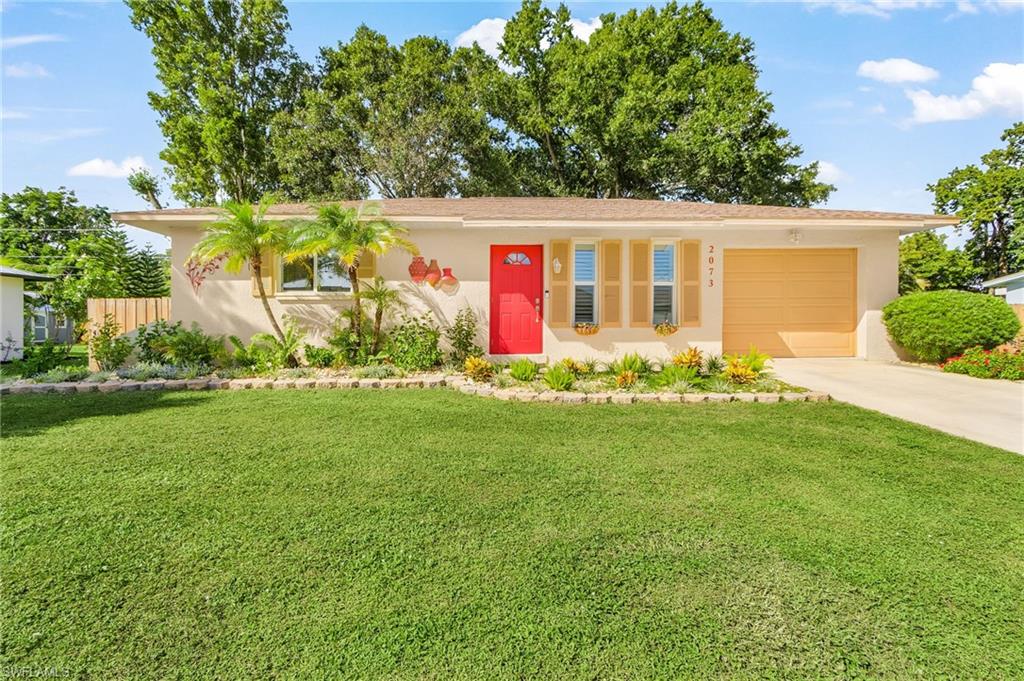 2073 E Tobago Cir Property Photo 2