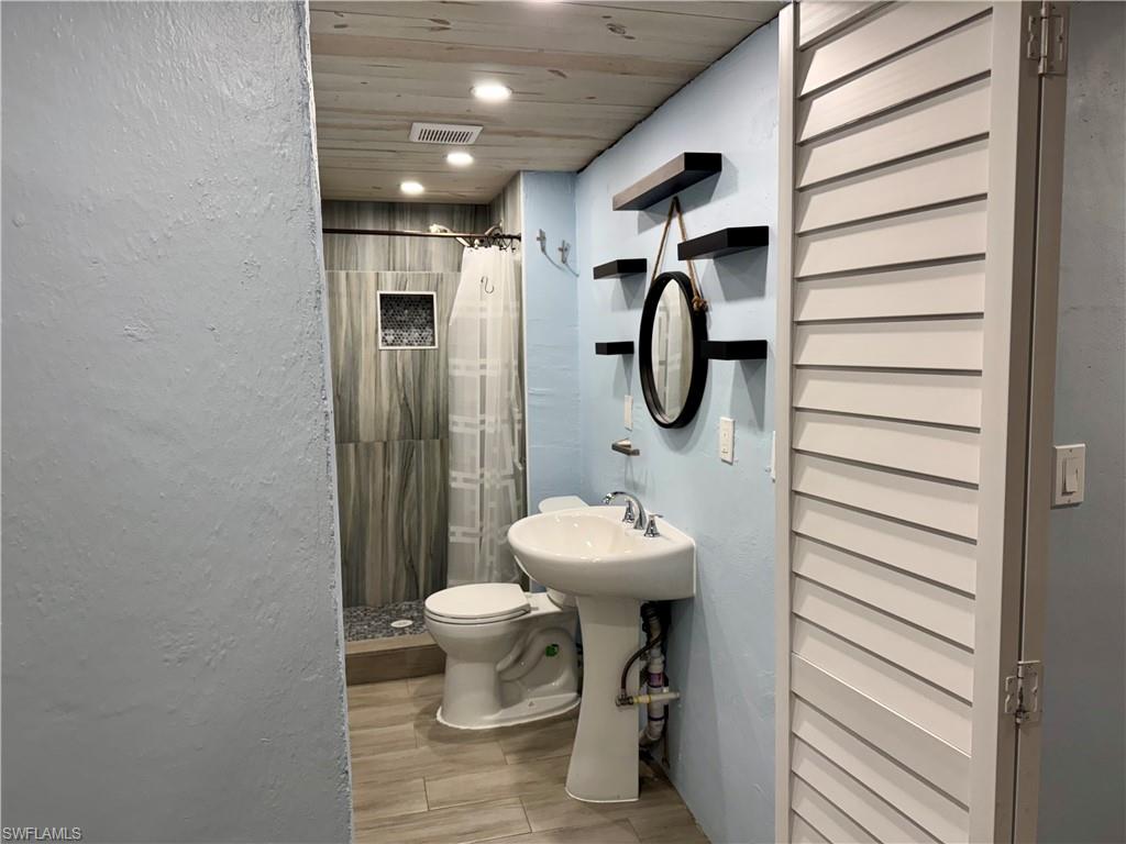 2566 2nd St Property Photo 18