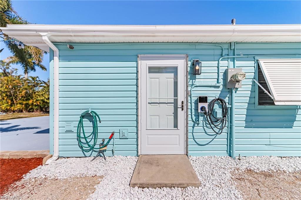 2371 Baybreeze St Property Photo 4