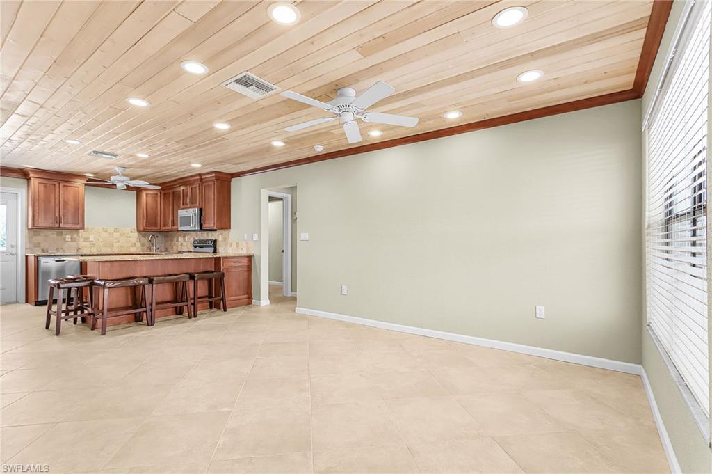 2371 Baybreeze St Property Photo 10