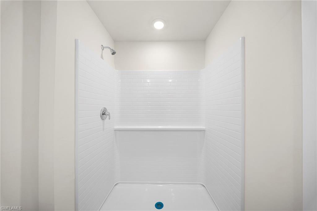 914 Sw 33rd Ter Property Photo 18