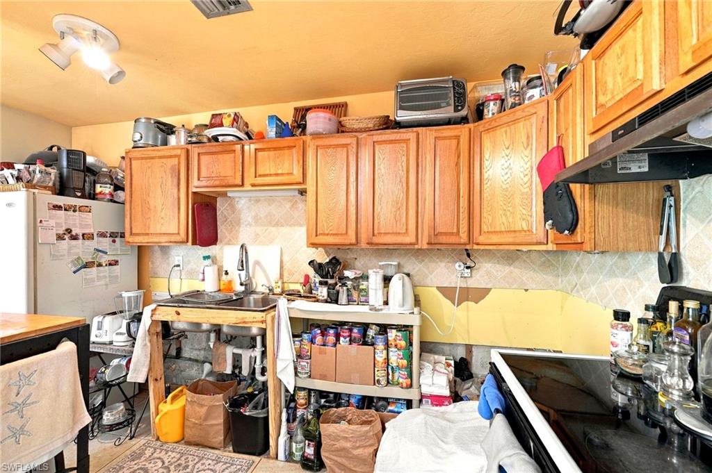 1165 Palm Ave 6c Property Photo 9