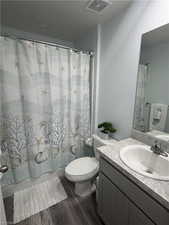 1027 Ne 32nd Ln Property Photo 12
