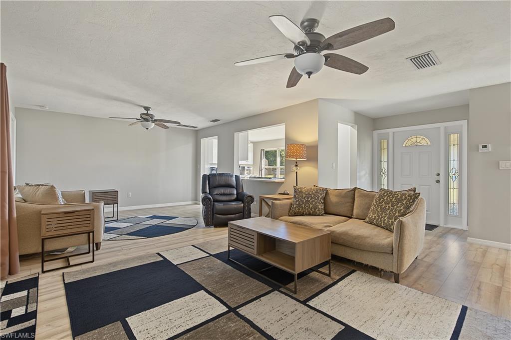 5210 Sunnybrook Ct Property Photo 4