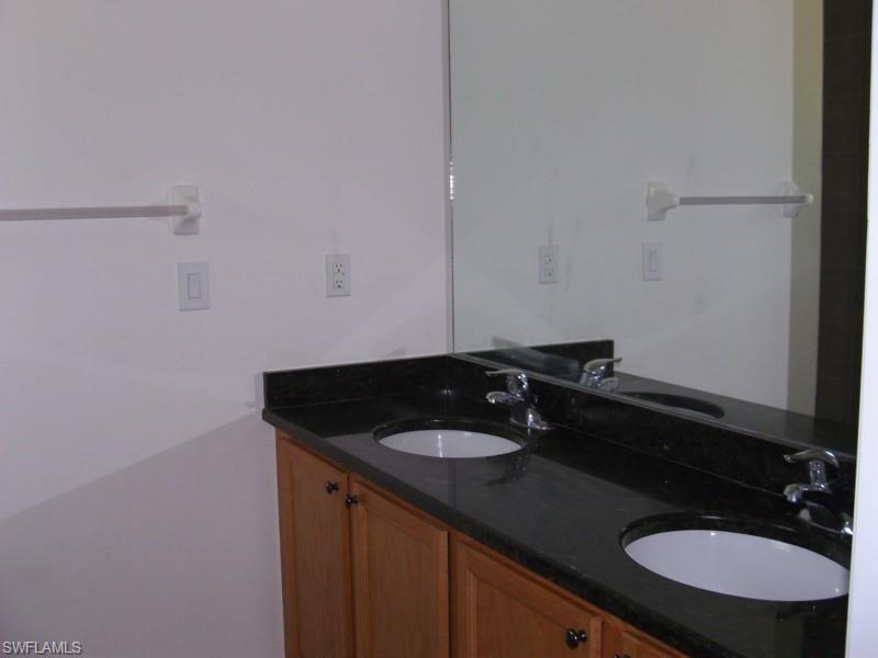 924 Hollister Ave Property Photo 8