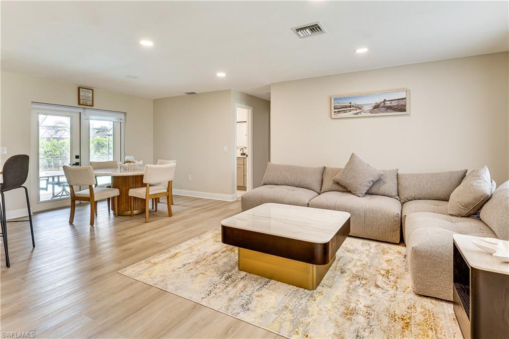 6030 Perthshire Ln Property Photo 13