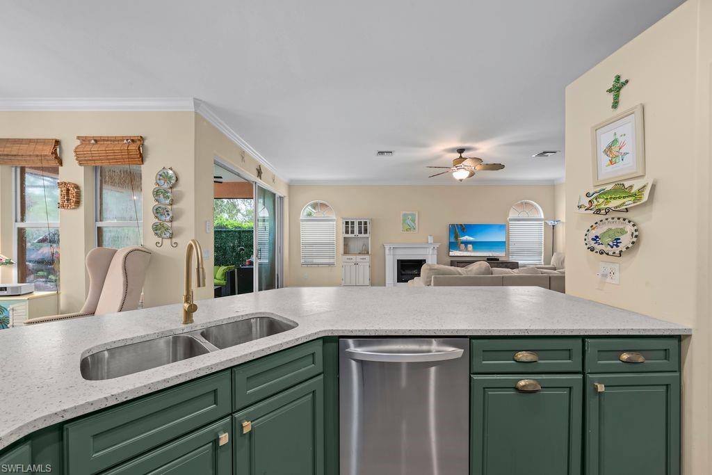 15834 Cutters Ct Property Photo 9