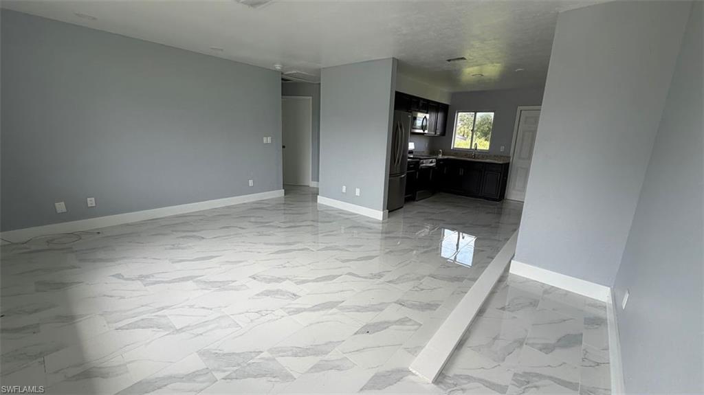 138 Gordon Ave S Property Photo 3