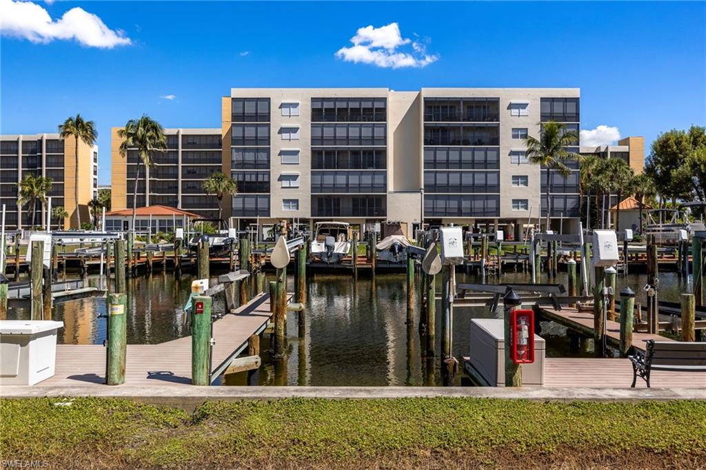 4511 Bay Beach Ln 315 Property Photo 2