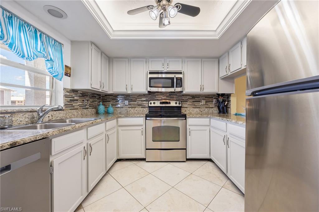 4511 Bay Beach Ln 315 Property Photo 4