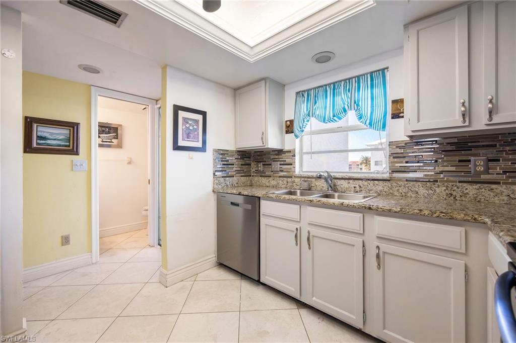 4511 Bay Beach Ln 315 Property Photo 6
