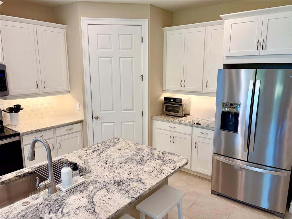 394 Spring Hill Lake Loop Property Photo 6