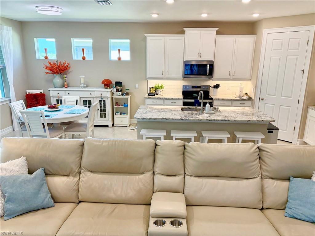 394 Spring Hill Lake Loop Property Photo 32