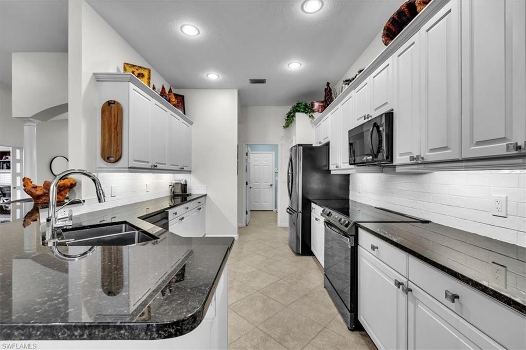 3910 Lakeview Isle Ct Property Photo 18