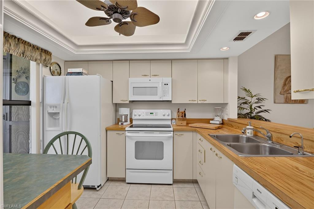 8336 Charter Club Cir 9 Property Photo 6