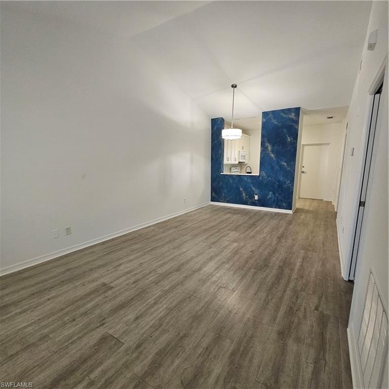 8484 Bernwood Cove Loop 1304 Property Photo 5