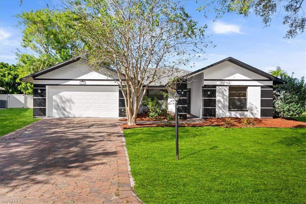 18906 Cypress View Dr Property Photo 3
