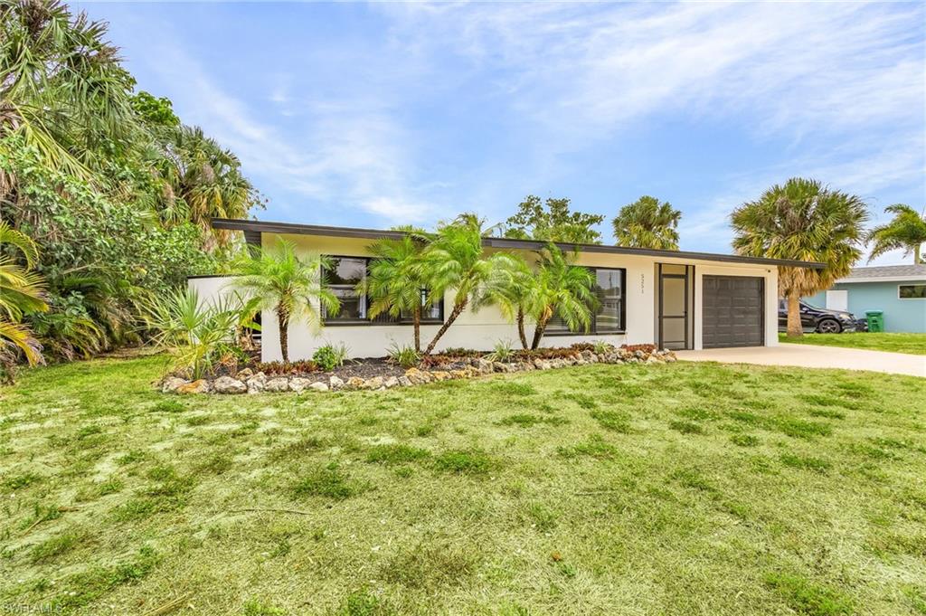 5251 Tower Dr Property Photo 2