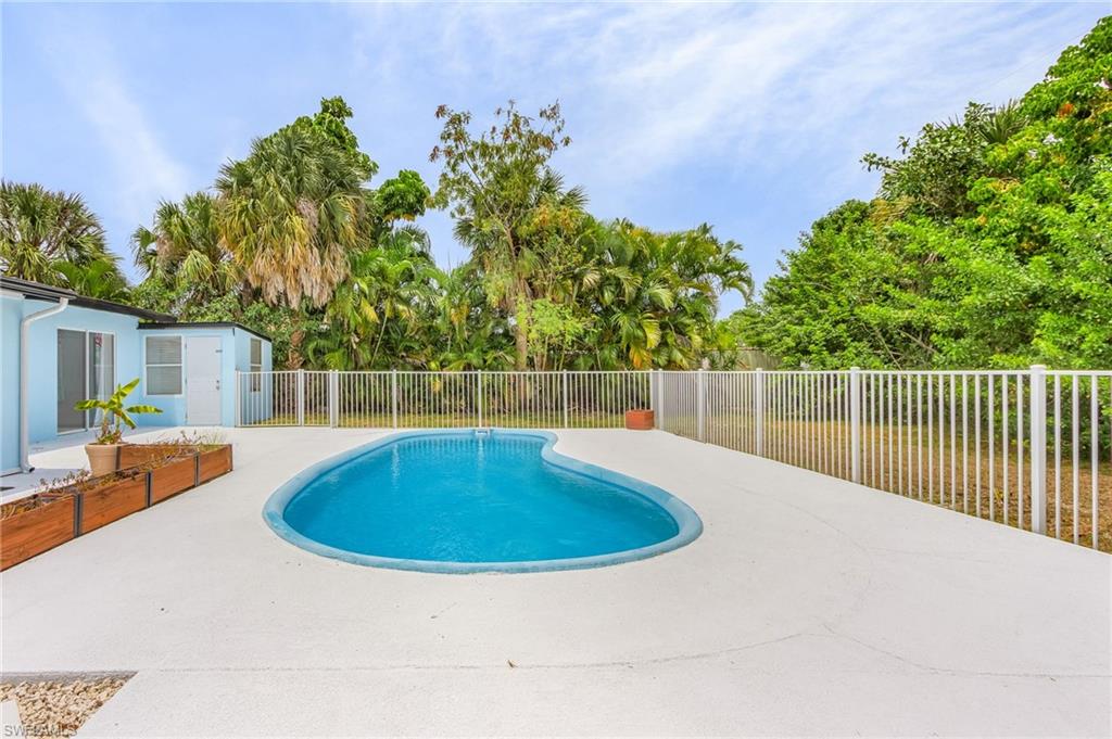 5251 Tower Dr Property Photo 25