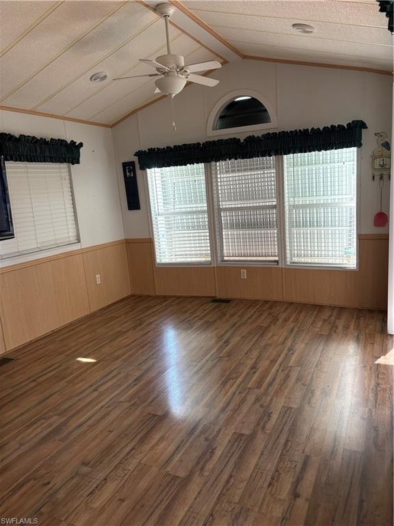 11200 Sunglow Ln 1 Property Photo 2