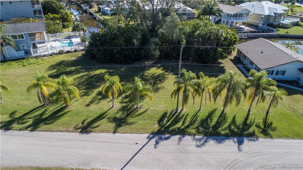 24490 Sailfish St Property Photo 3