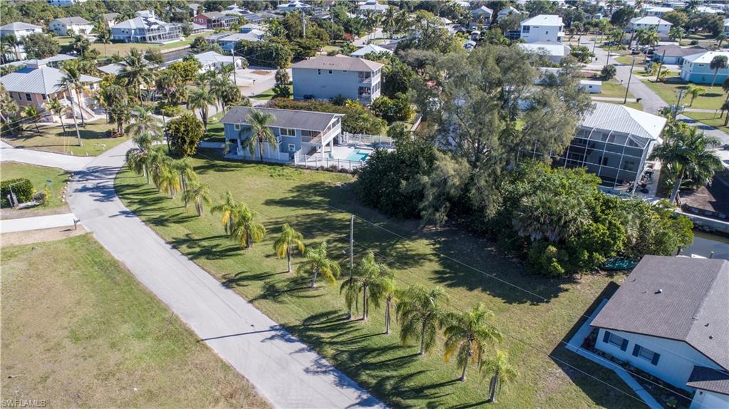 24490 Sailfish St Property Photo 4