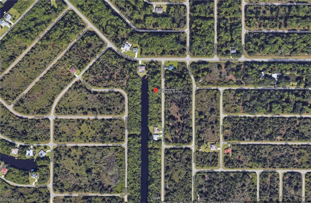 1037 Rhinelander St Property Photo 3