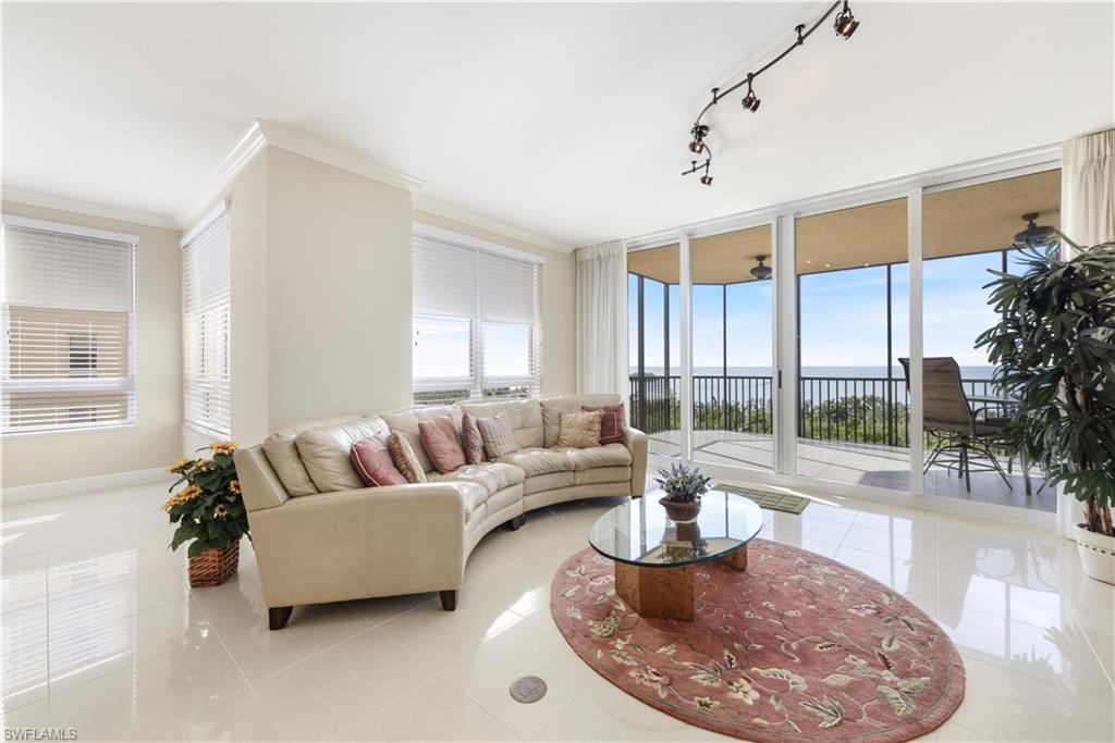 3329 Sunset Key Cir # 401 Property Photo 4