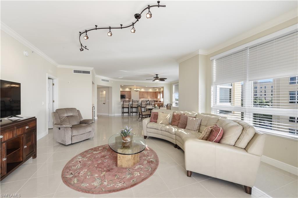 3329 Sunset Key Cir # 401 Property Photo 11