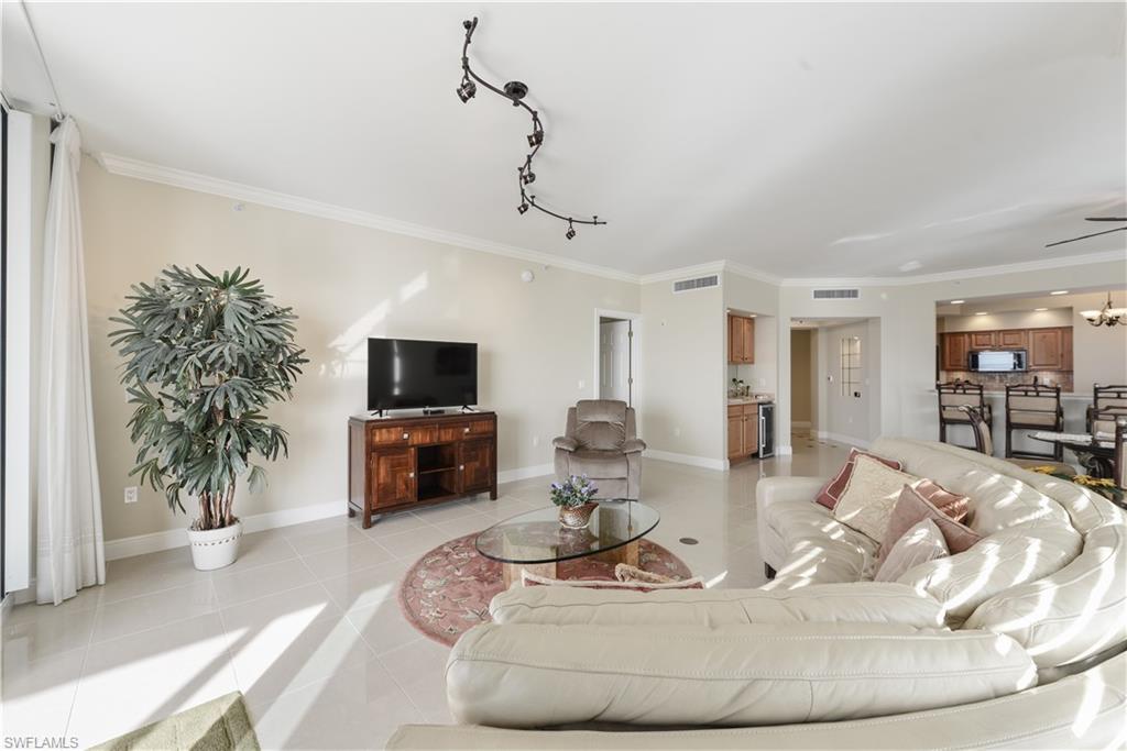 3329 Sunset Key Cir # 401 Property Photo 12