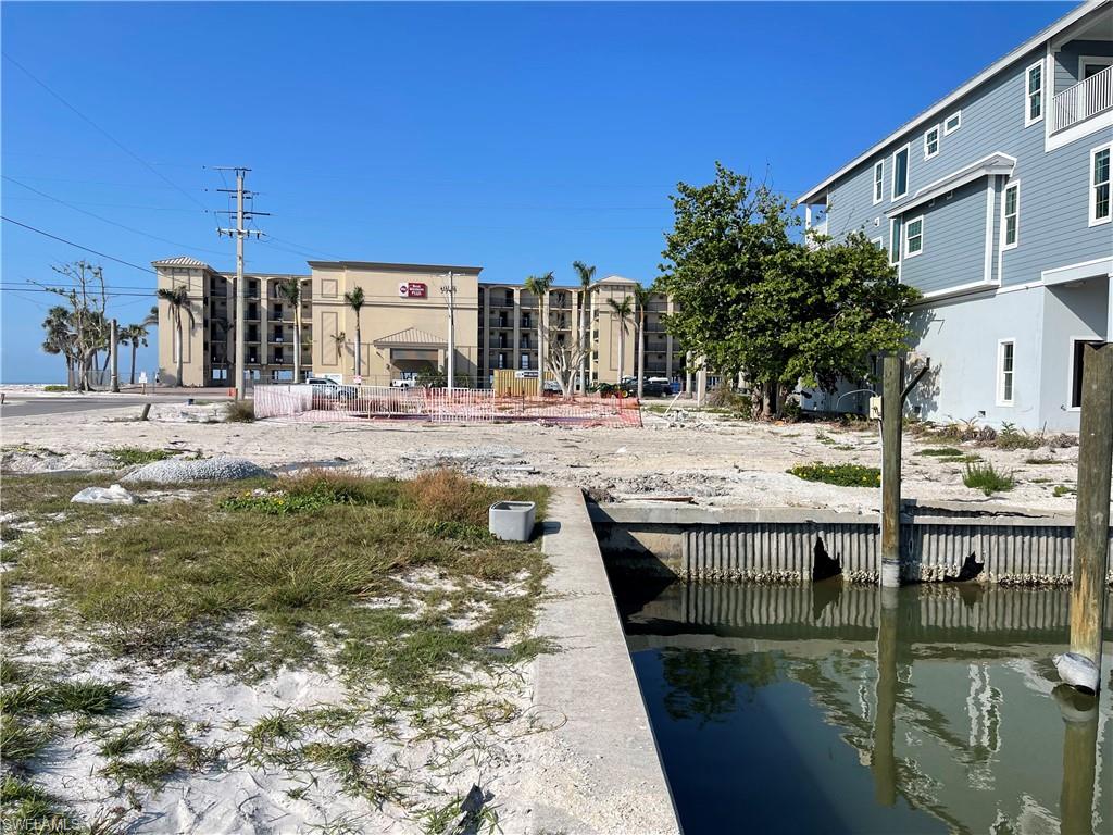 681-683 Estero Blvd Property Photo 3