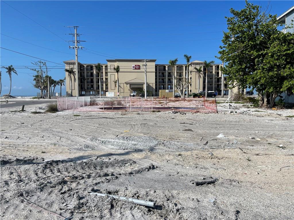 681-683 Estero Blvd Property Photo 5