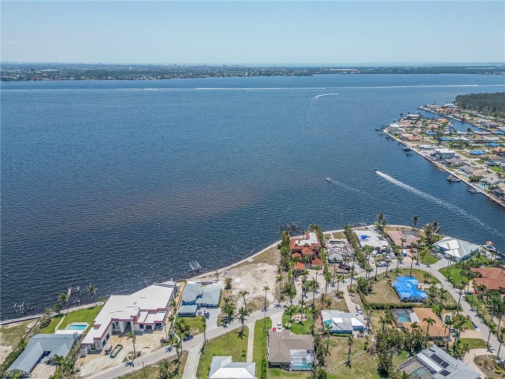 238 Bayshore Dr Property Photo 2