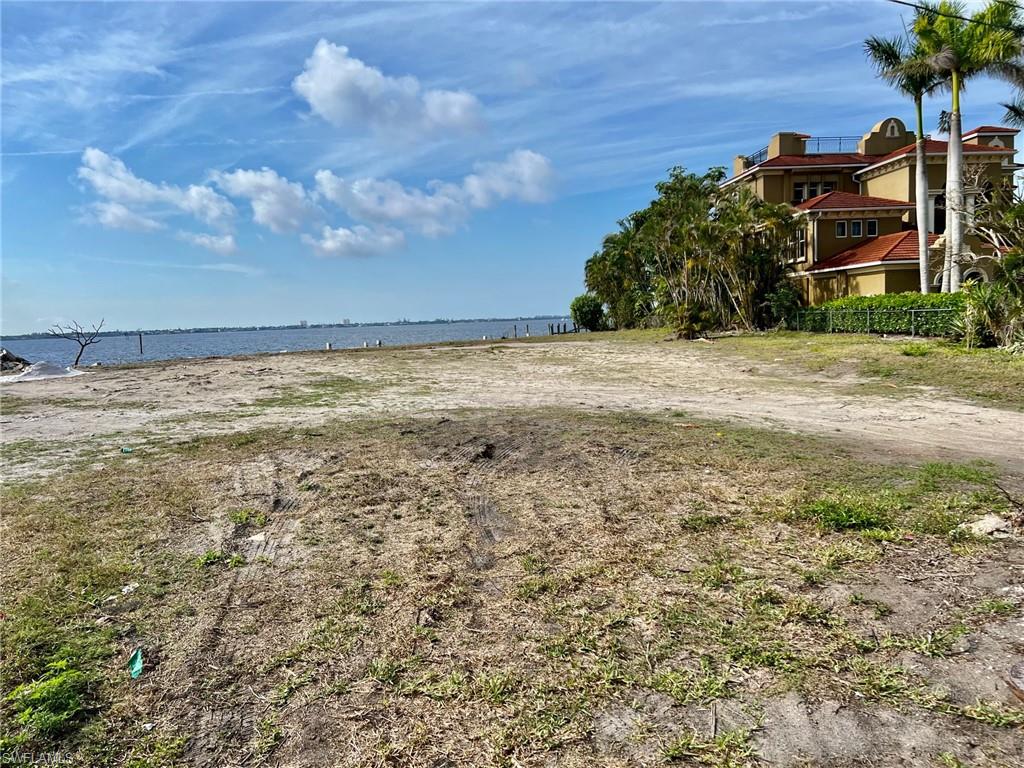 238 Bayshore Dr Property Photo 4