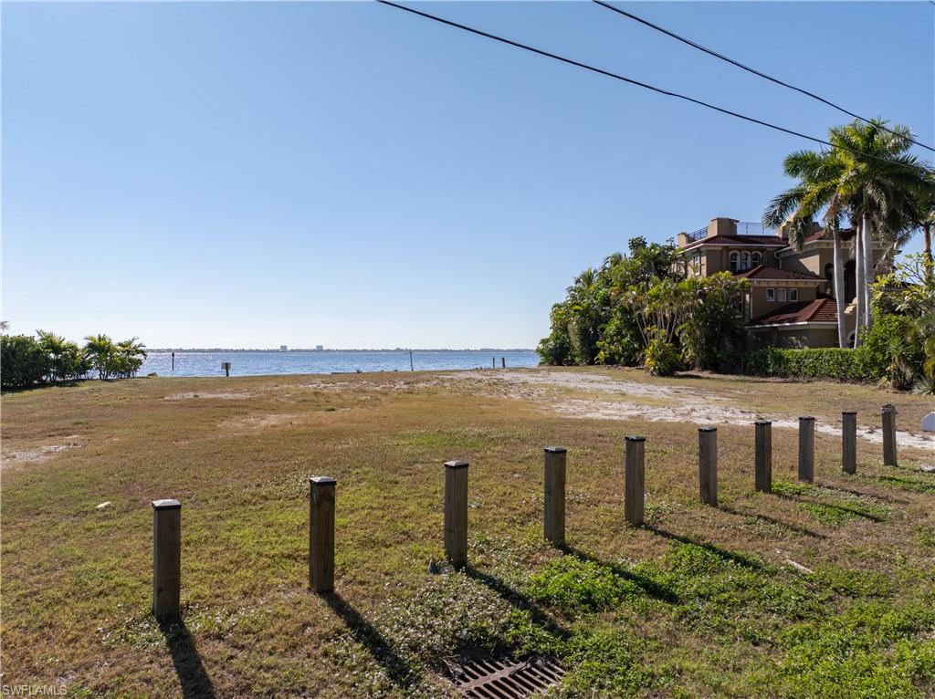 238 Bayshore Dr Property Photo 6