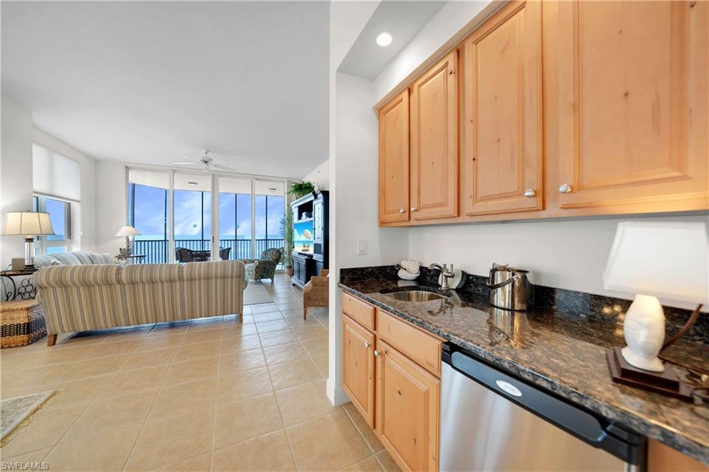 3333 Sunset Key Cir # 701 Property Photo 5