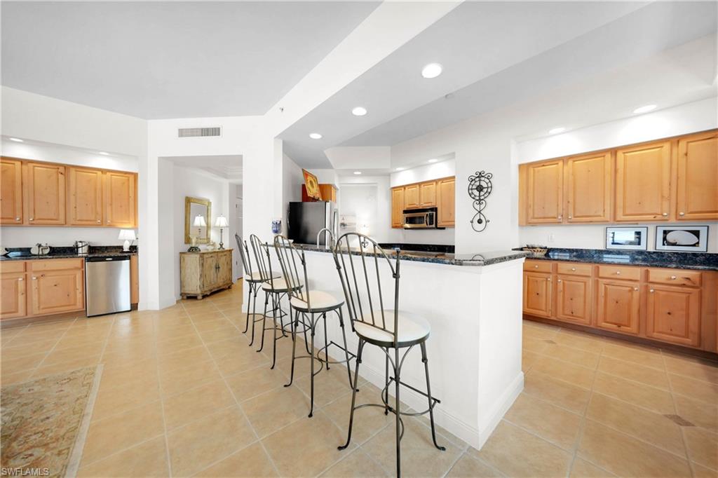 3333 Sunset Key Cir # 701 Property Photo 11